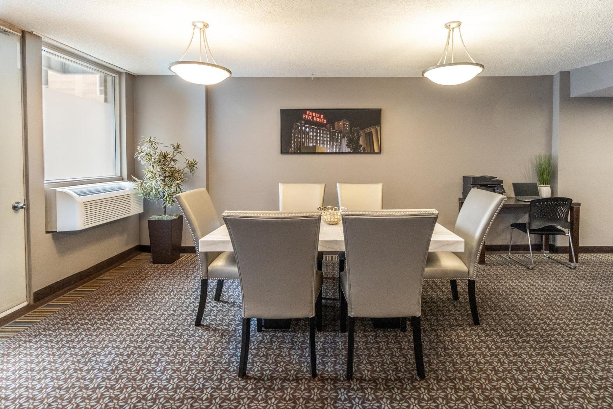 Saint-laurent Hotel 3*