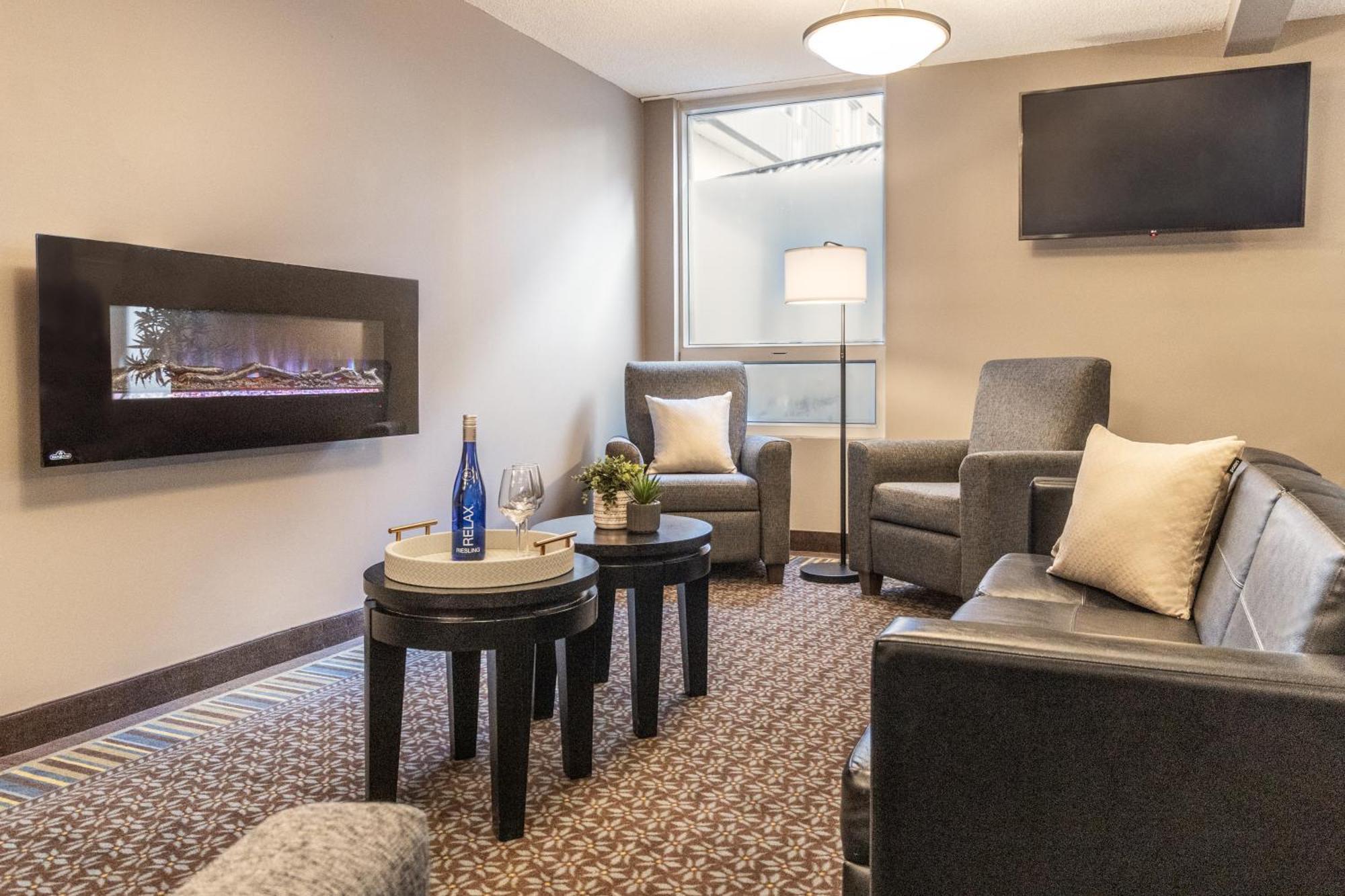 Saint-laurent Hotel Montreal